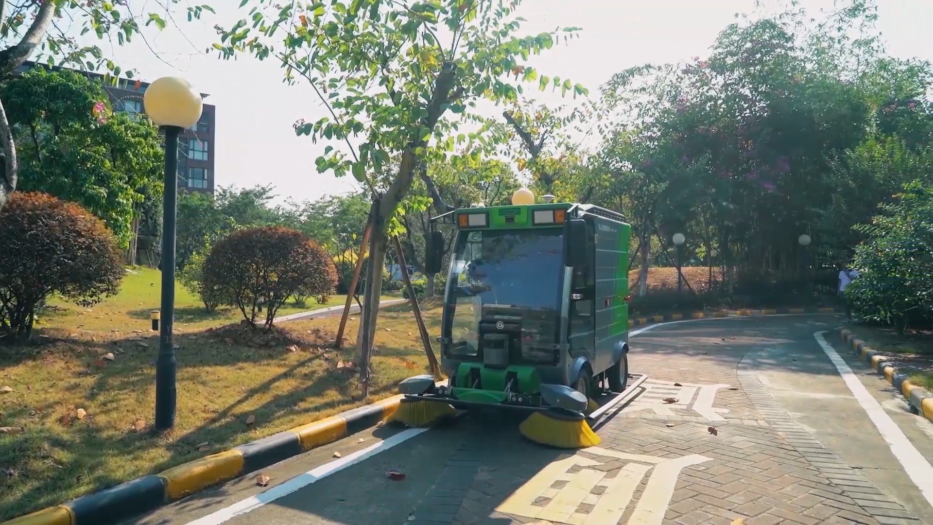 kdpay钱包智能：智赛洁凯得会科学广场无人驾驶清扫车应用